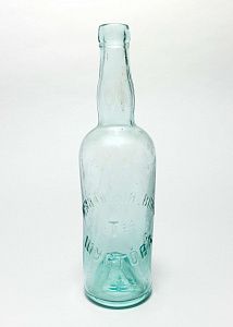 Бутылка "Эриванские вина". Россия, торговый дом "Шустов с сыновьями", конец XIX - начало ХХ века.