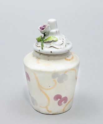 Чайница с лаконичным узором. Россия, завод Храпунова-Нового, конец XIX века.