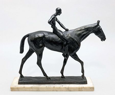 (Подарок Вильгельму Канарису от супруги) Скульптура "Всадник". С дарственной надписью. Германия, автор модели - Райнхольд Кюбарт, 1930-е годы.